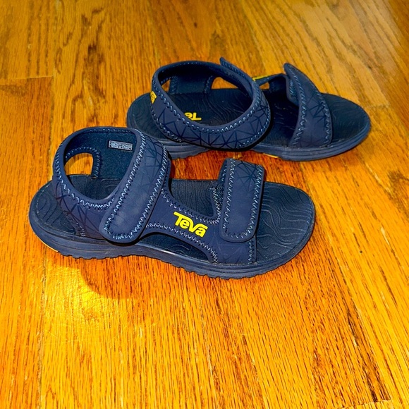 Children’s Size 12 Teva Water Sandals - Picture 1 of 3